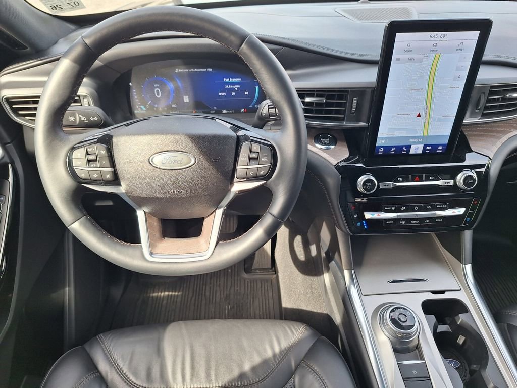 Used 2022 Ford Explorer Platinum w/ Equipment Group 601A image 23