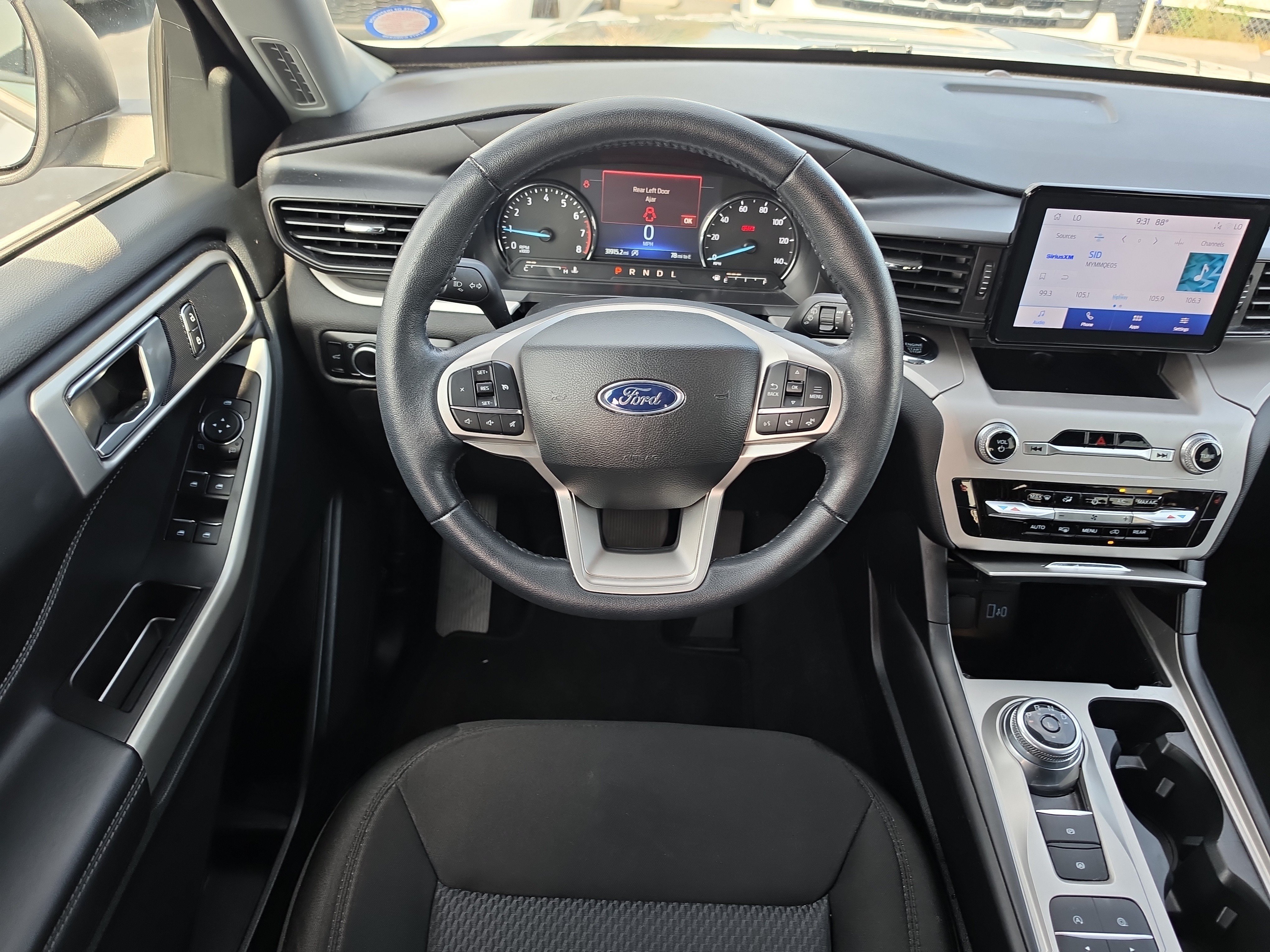 Used 2023 Ford Explorer XLT RWD image 9