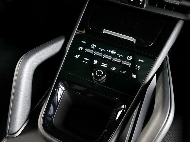 Certified 2026 Porsche Cayenne AWD/4WD image 18