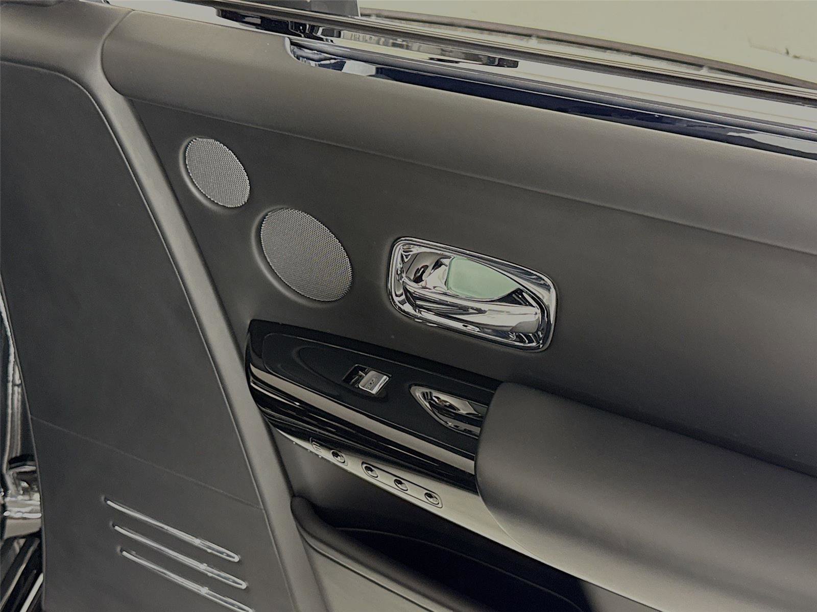 Used 2019 Rolls-Royce Phantom Sedan image 38