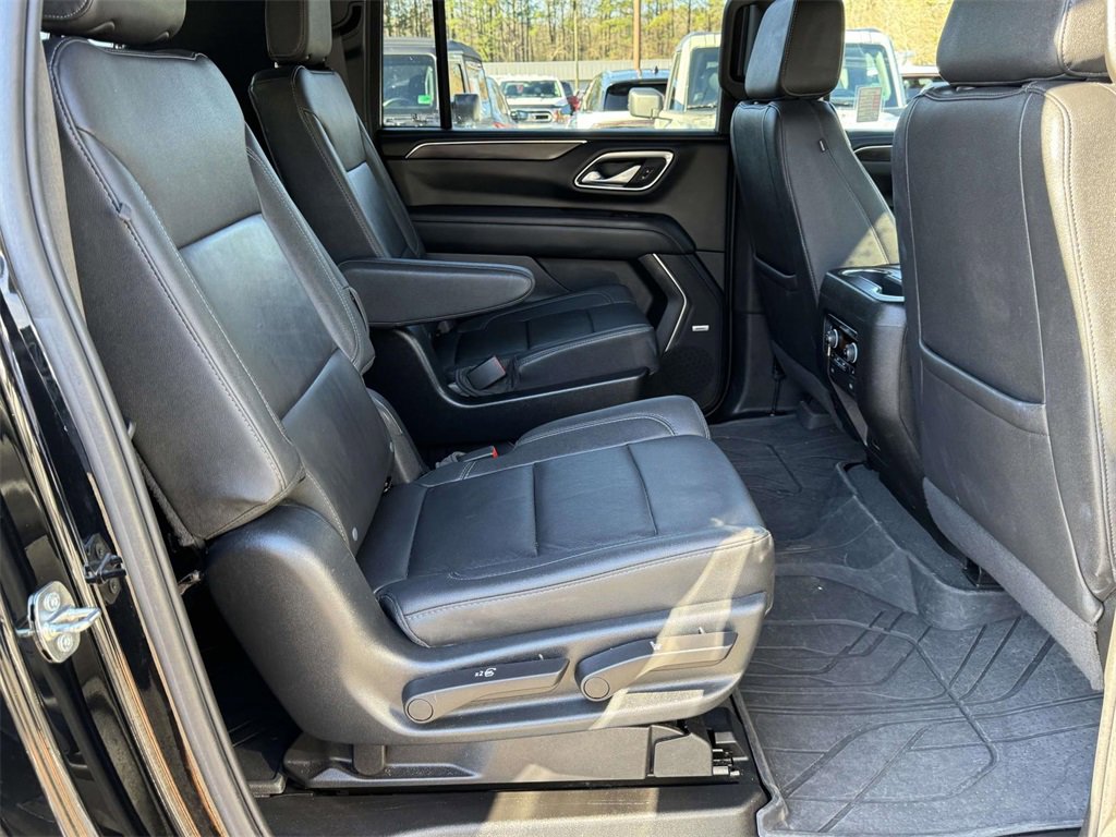Used 2023 Chevrolet Suburban Z71 w/ Luxury Package image 14