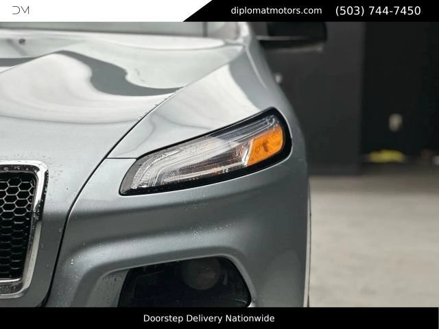 Used 2018 Jeep Cherokee Sport w/ Cold Weather Group AWD/4WD image 13