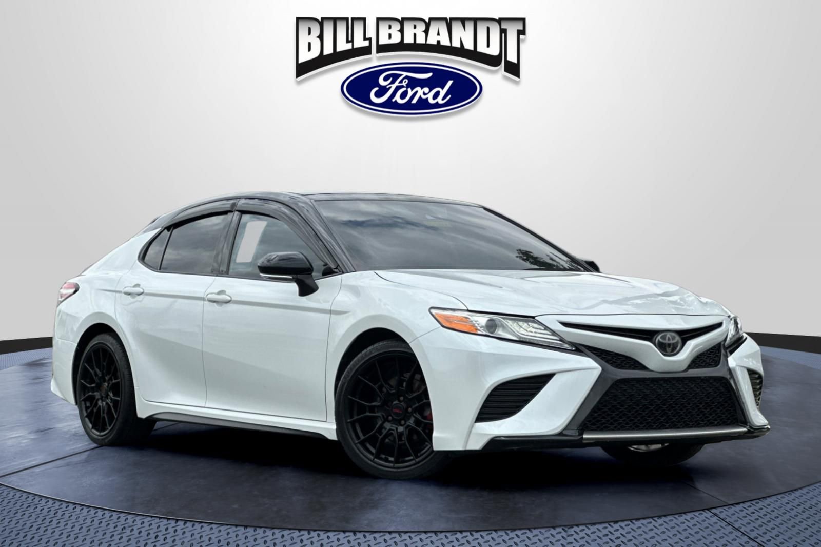 Used 2020 Toyota Camry XSE w/ Blackout Package FWD image 1