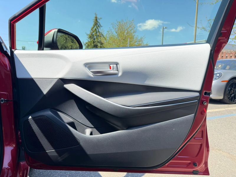 Used 2021 Toyota Corolla SE w/ Carpet Mat Package (TMS) FWD image 27