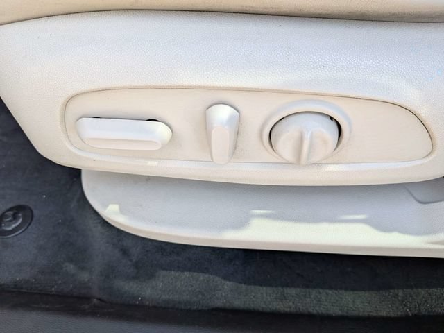 Used 2022 Buick Enclave Essence w/ Sport Touring Edition FWD image 18