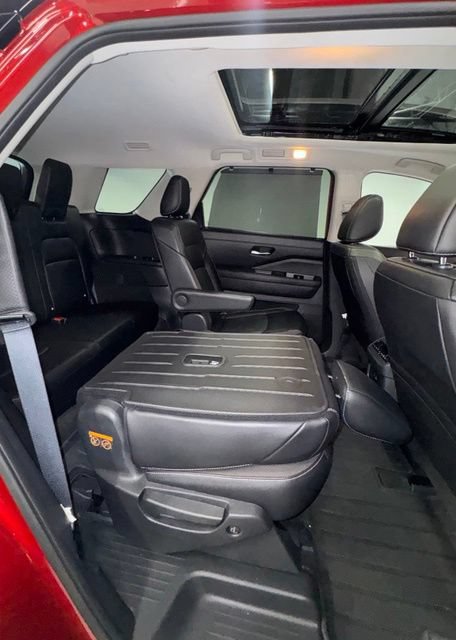 Used 2024 Nissan Pathfinder SL w/ SL Premium Package AWD/4WD image 17