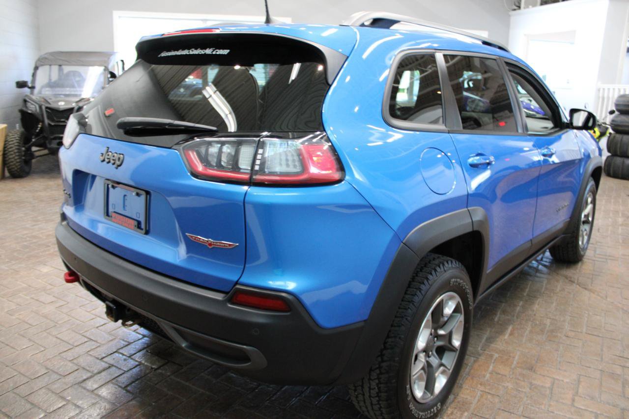 Used 2019 Jeep Cherokee Trailhawk w/ Cold Weather Group AWD/4WD image 7