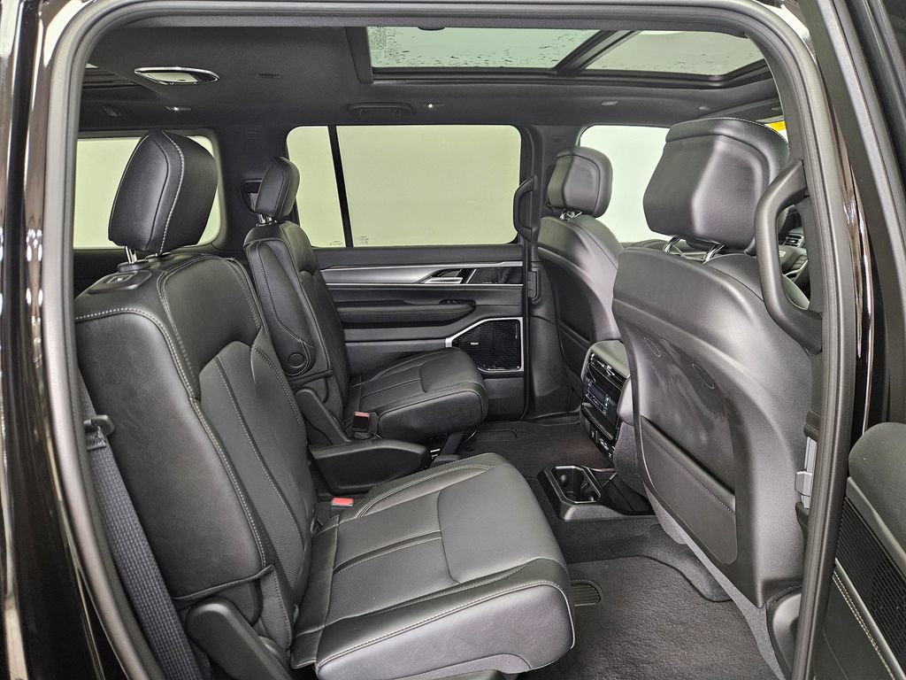 New 2026 Jeep Grand Wagoneer Limited w/ Premium Group II AWD/4WD image 10