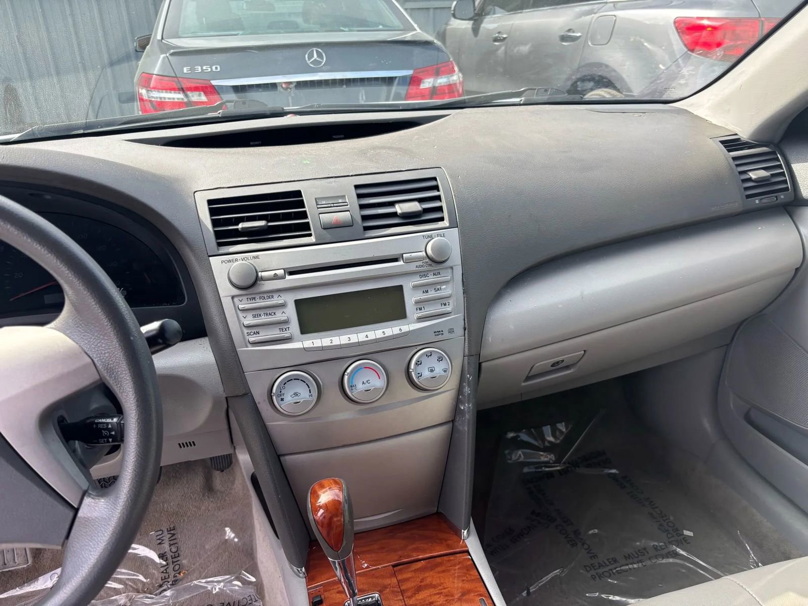 Used 2010 Toyota Camry LE image 14