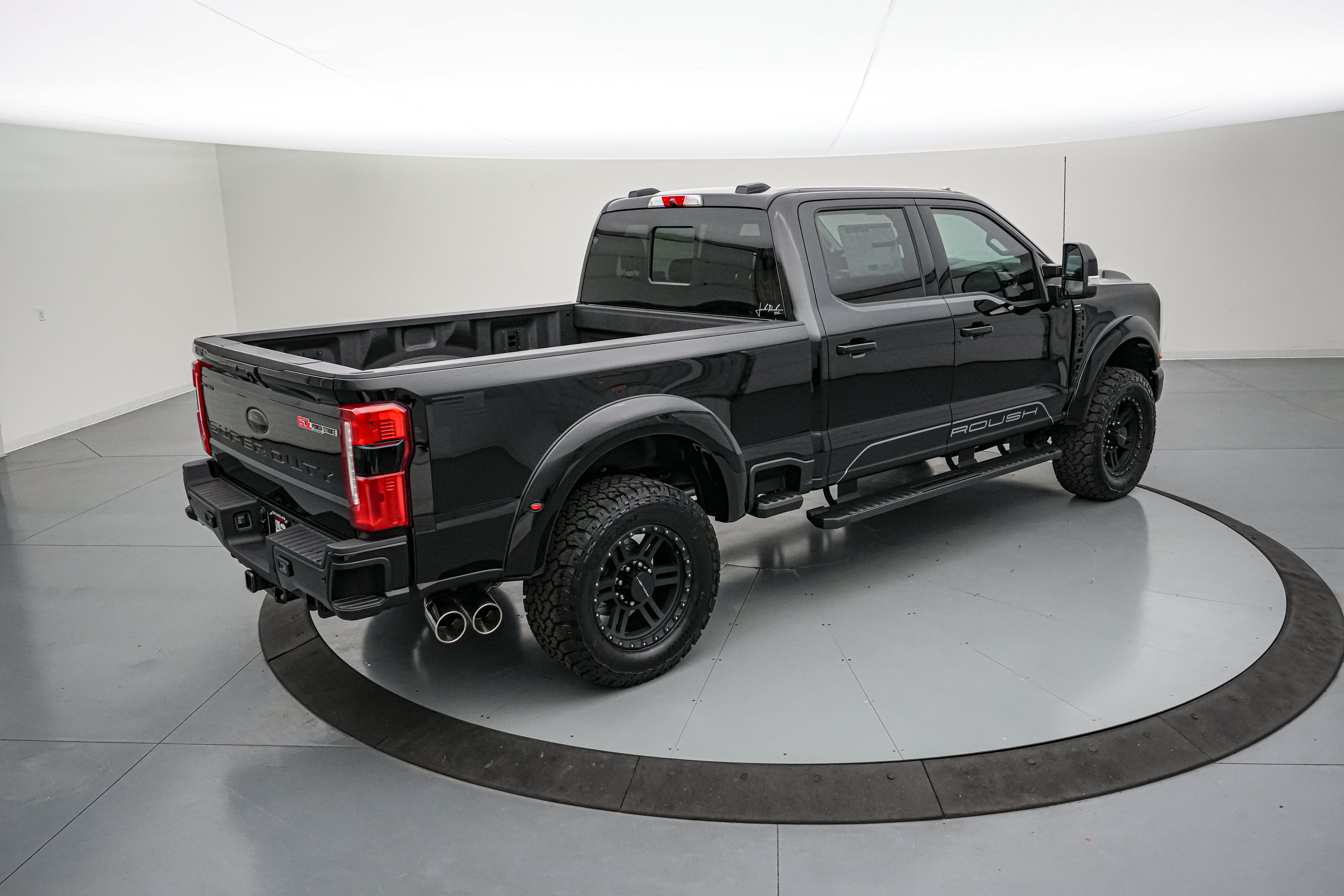 New 2026 Ford F250 Lariat w/ Black Appearance Package AWD/4WD image 5
