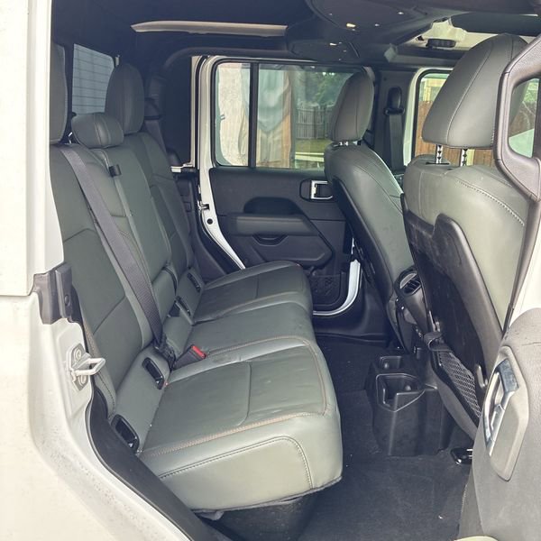 Used 2025 Jeep Gladiator Mojave AWD/4WD image 24