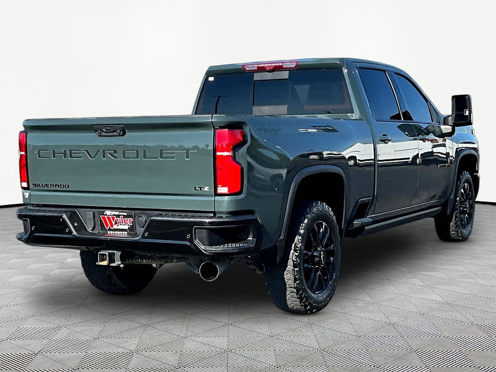 Used 2025 Chevrolet Silverado 2500 LTZ w/ Trail Boss Package AWD/4WD image 6