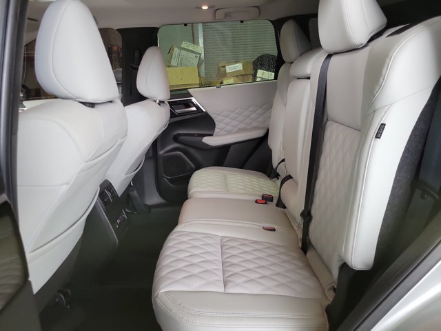 Used 2023 Mitsubishi Outlander SEL AWD/4WD image 9