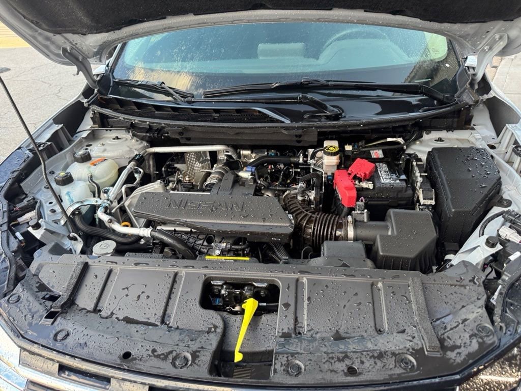 Used 2025 Nissan Rogue S image 20