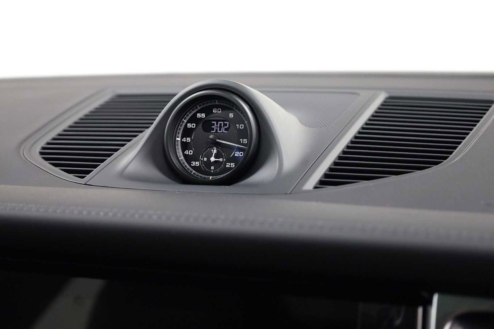 New 2026 Porsche Macan image 23