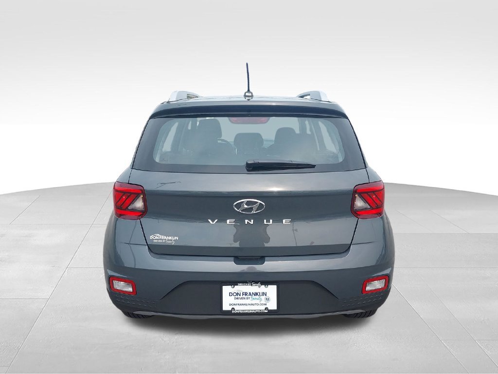 New 2026 Hyundai Venue SEL FWD image 4