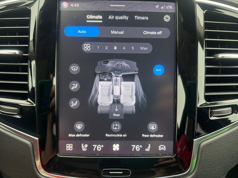 Certified 2023 Volvo XC90 T8 Plus w/ Protection Package Premier image 18