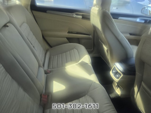 Used 2016 Ford Fusion SE FWD image 8