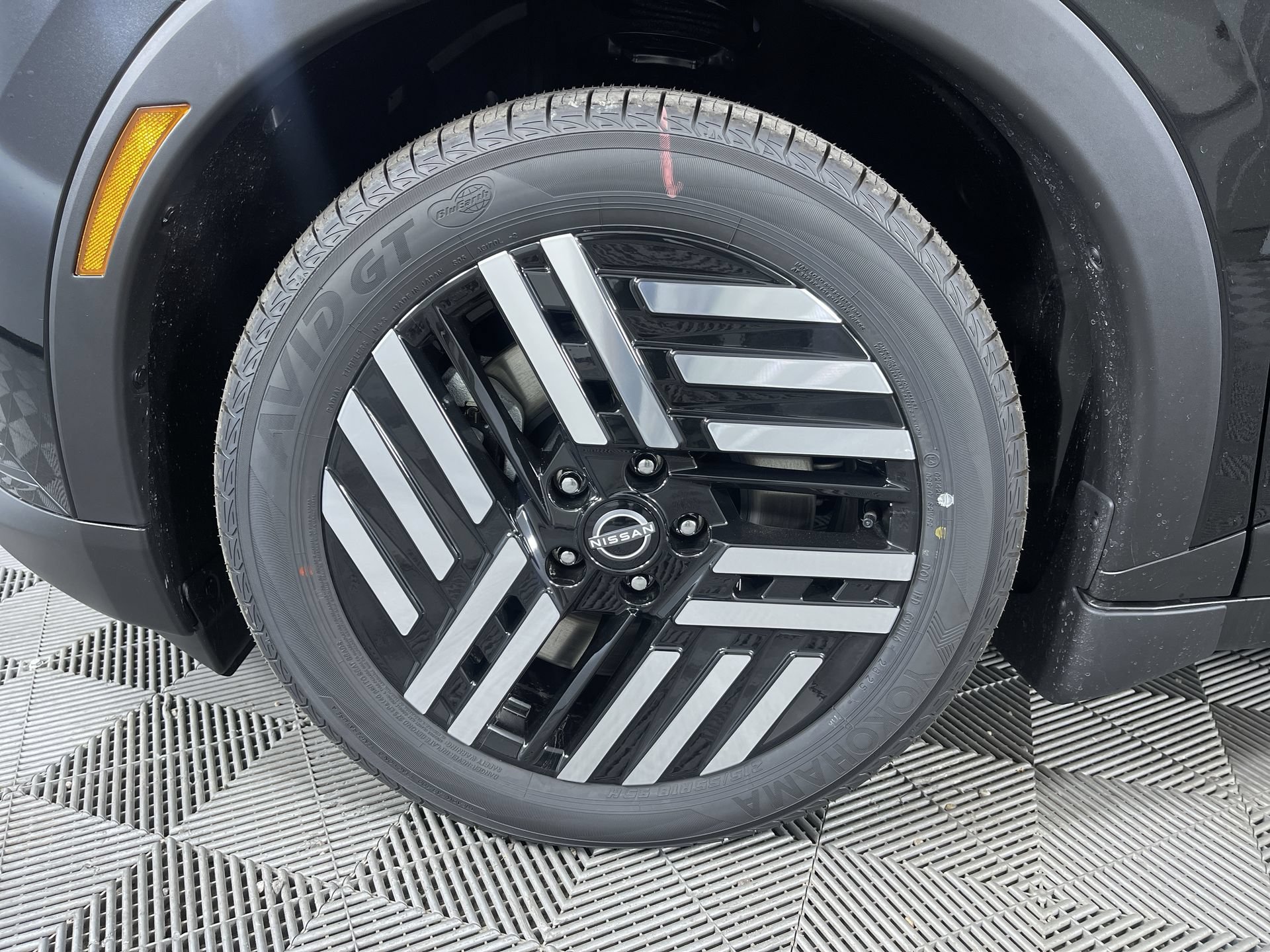 New 2026 Nissan Leaf SV+ w/ Floor Mat Package (SV+) FWD image 25