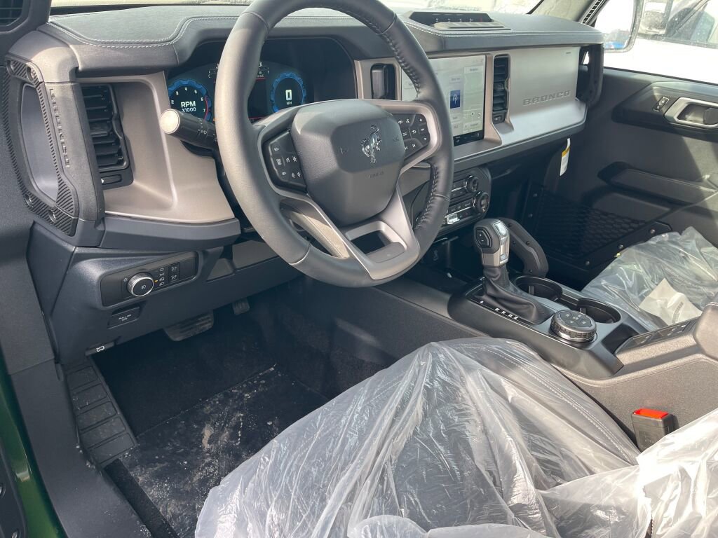 New 2025 Ford Bronco Outer Banks w/ Sasquatch Package AWD/4WD image 6