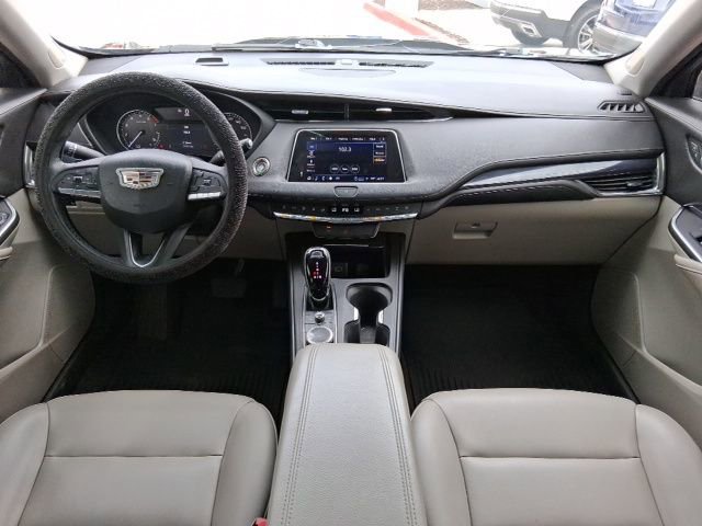 Used 2023 Cadillac XT4 Luxury FWD image 9