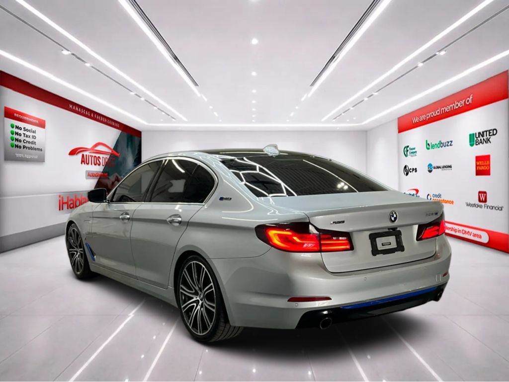 Used 2018 BMW 530e xDrive w/ Premium Package 2 AWD/4WD image 5