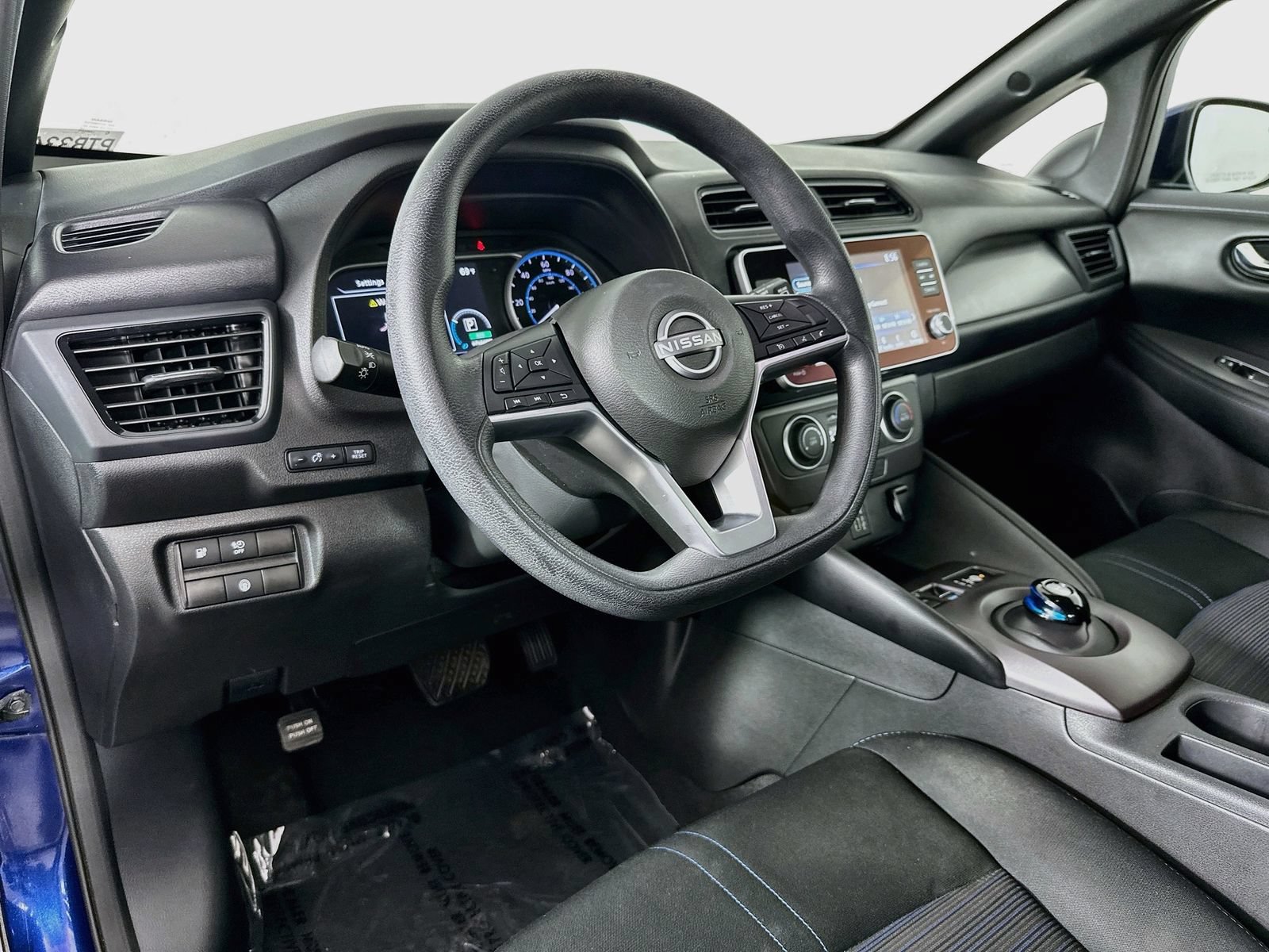 Used 2023 Nissan Leaf S FWD image 9