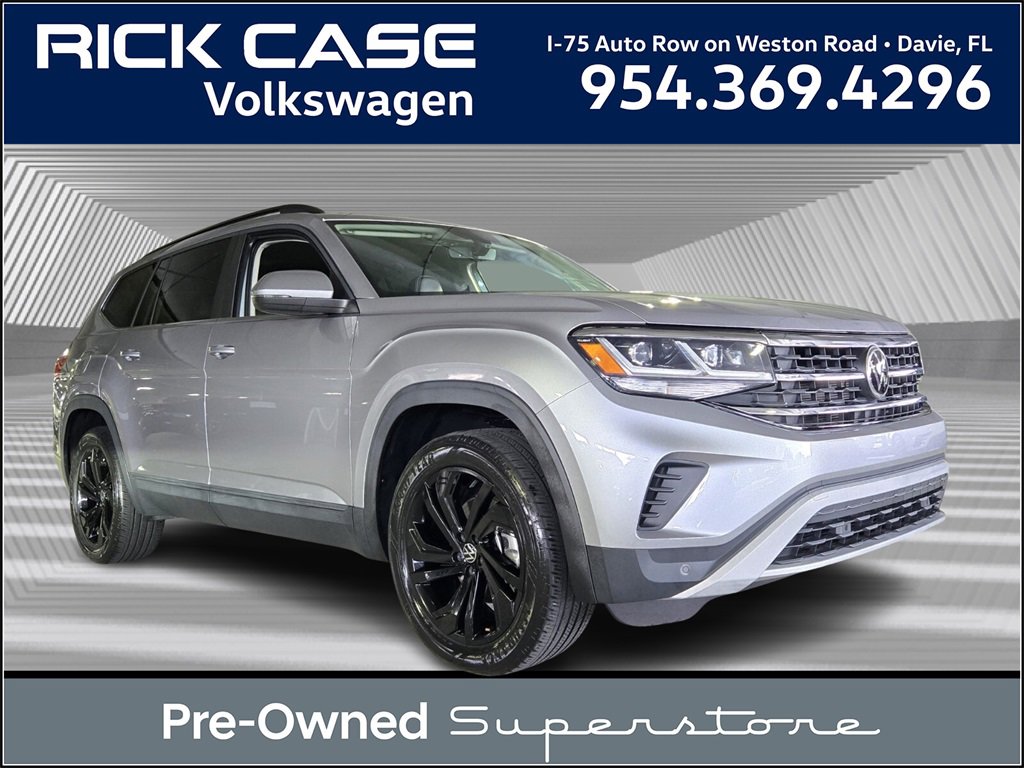 Used 2022 Volkswagen Atlas SE w/ Black Wheel Package