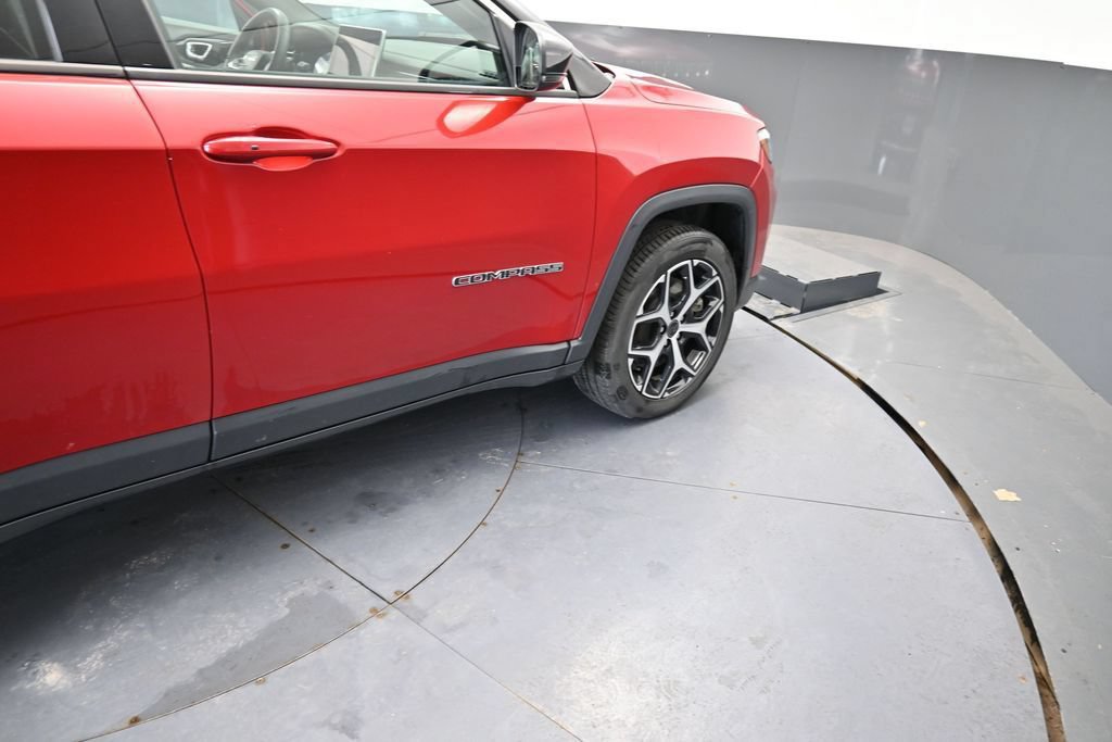 Used 2025 Jeep Compass Limited AWD/4WD image 23