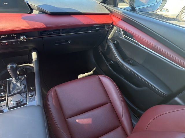 Used 2020 MAZDA MAZDA3 Premium image 26