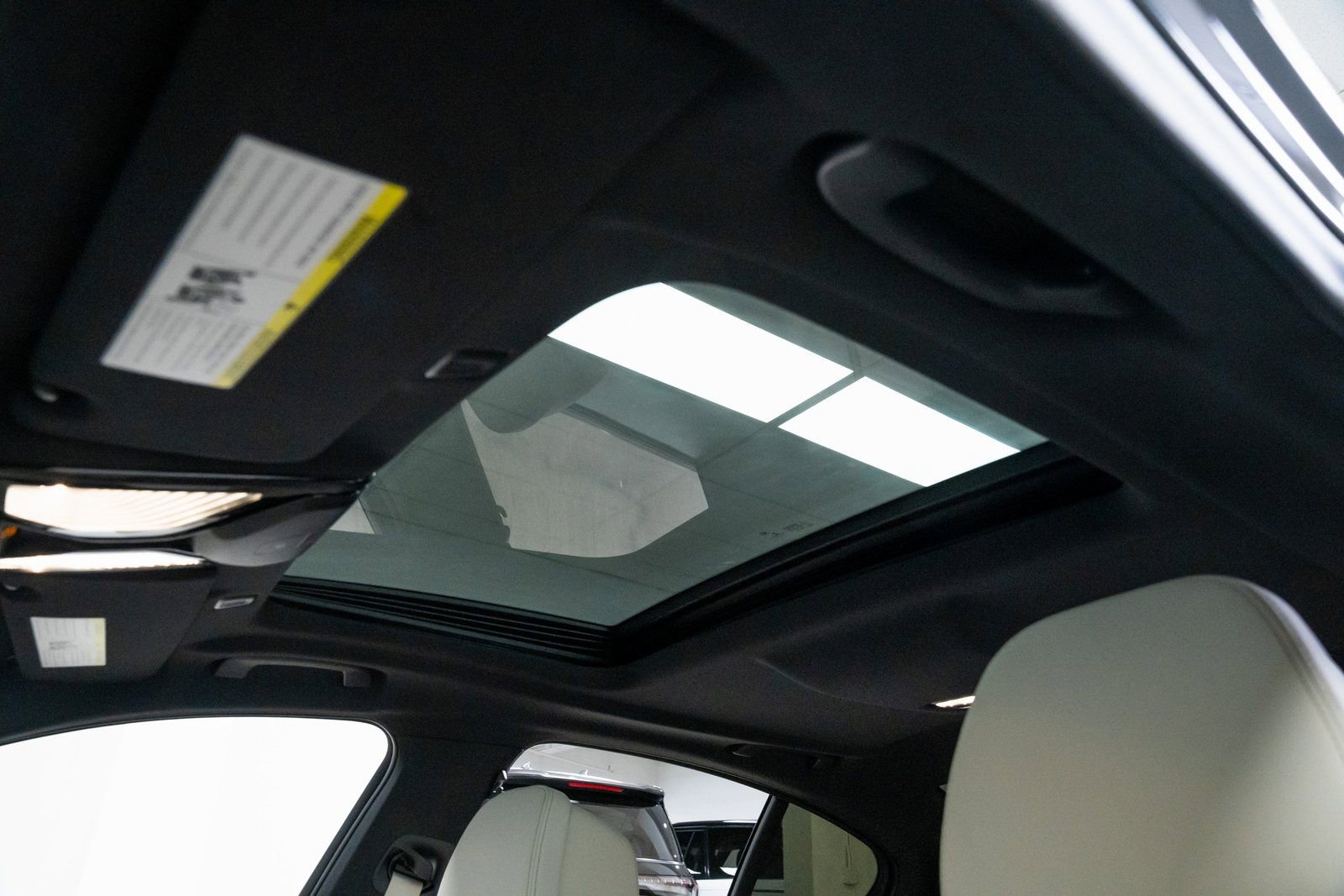 Used 2023 BMW M550i xDrive w/ Parking Assistance Package image 17