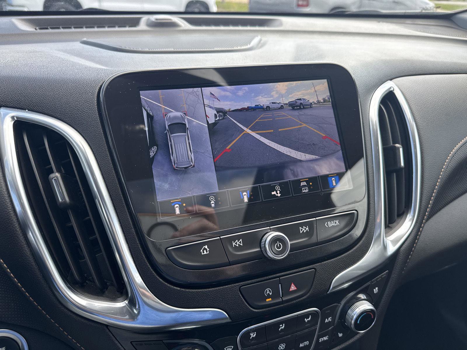 Used 2024 Chevrolet Equinox Premier AWD/4WD image 24