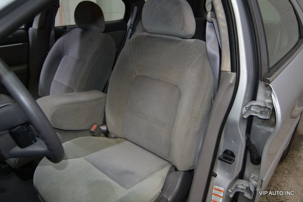 Used 2004 Mercury Sable GS FWD image 10