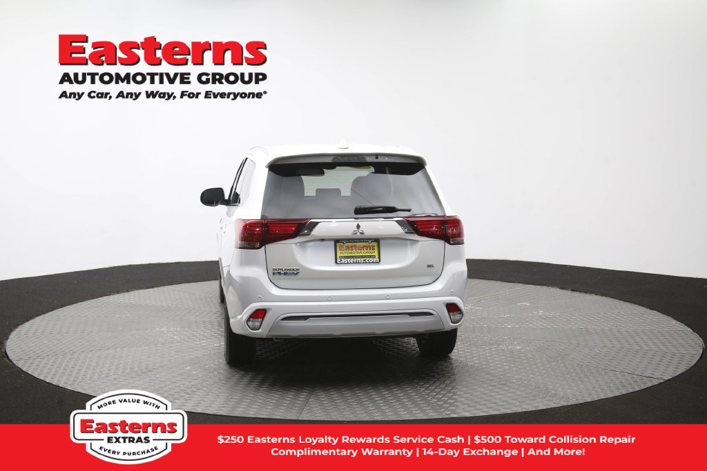 Used 2020 Mitsubishi Outlander SEL AWD/4WD image 36