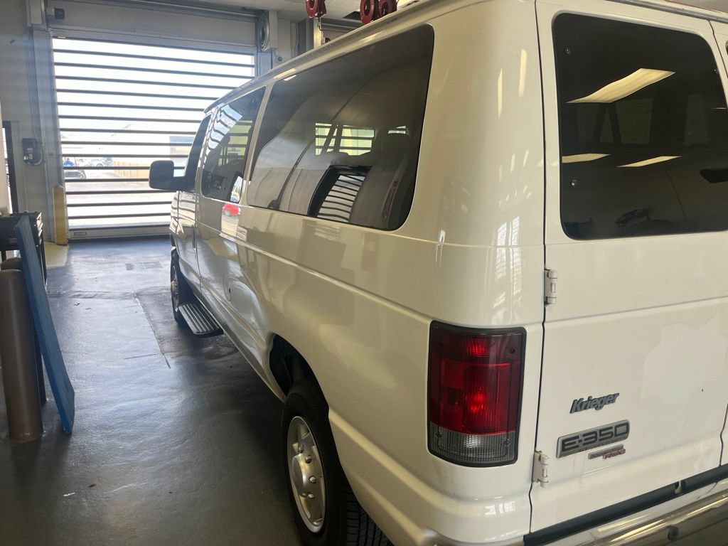 Used 2011 Ford E-350 and Econoline 350 XLT RWD image 6