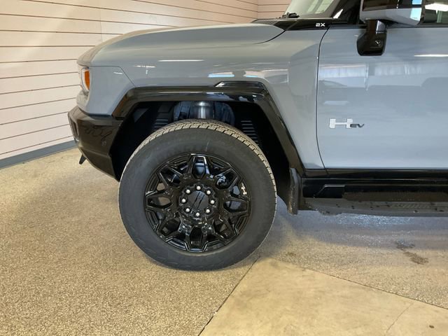 Used 2025 GMC Hummer EV 2X w/ LPO, Illumination Package image 12