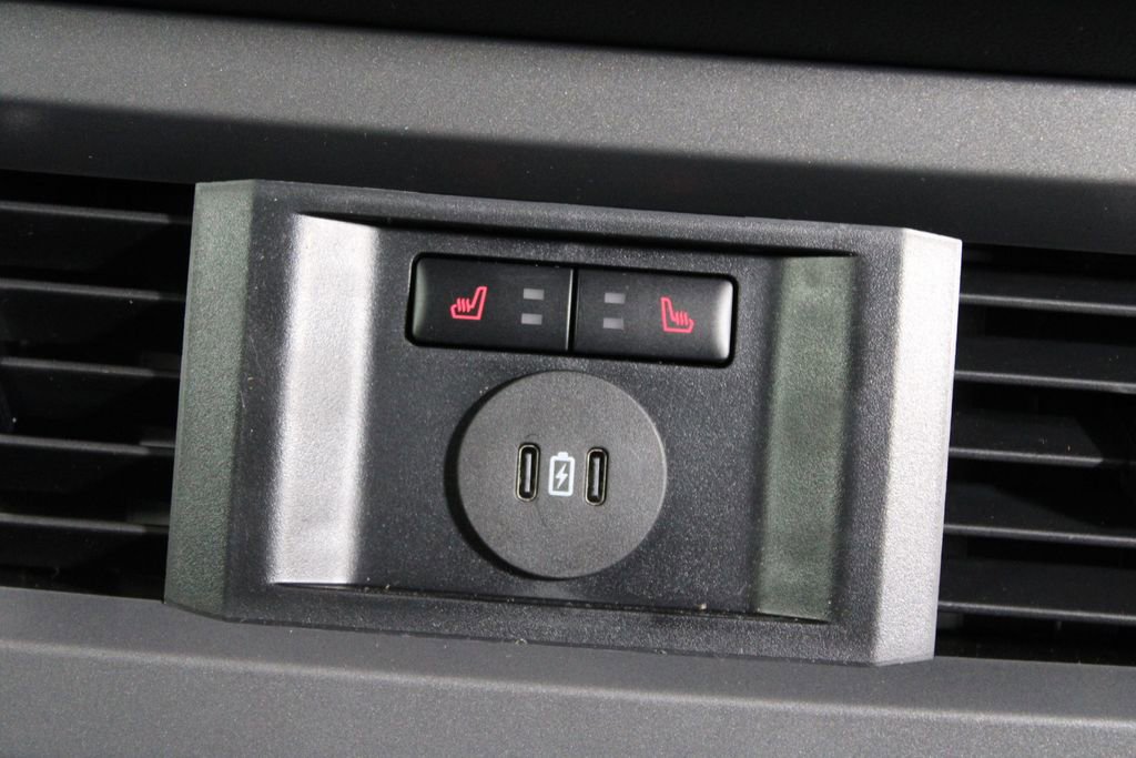 New 2026 Ford F250 Lariat w/ Black Appearance Package image 34