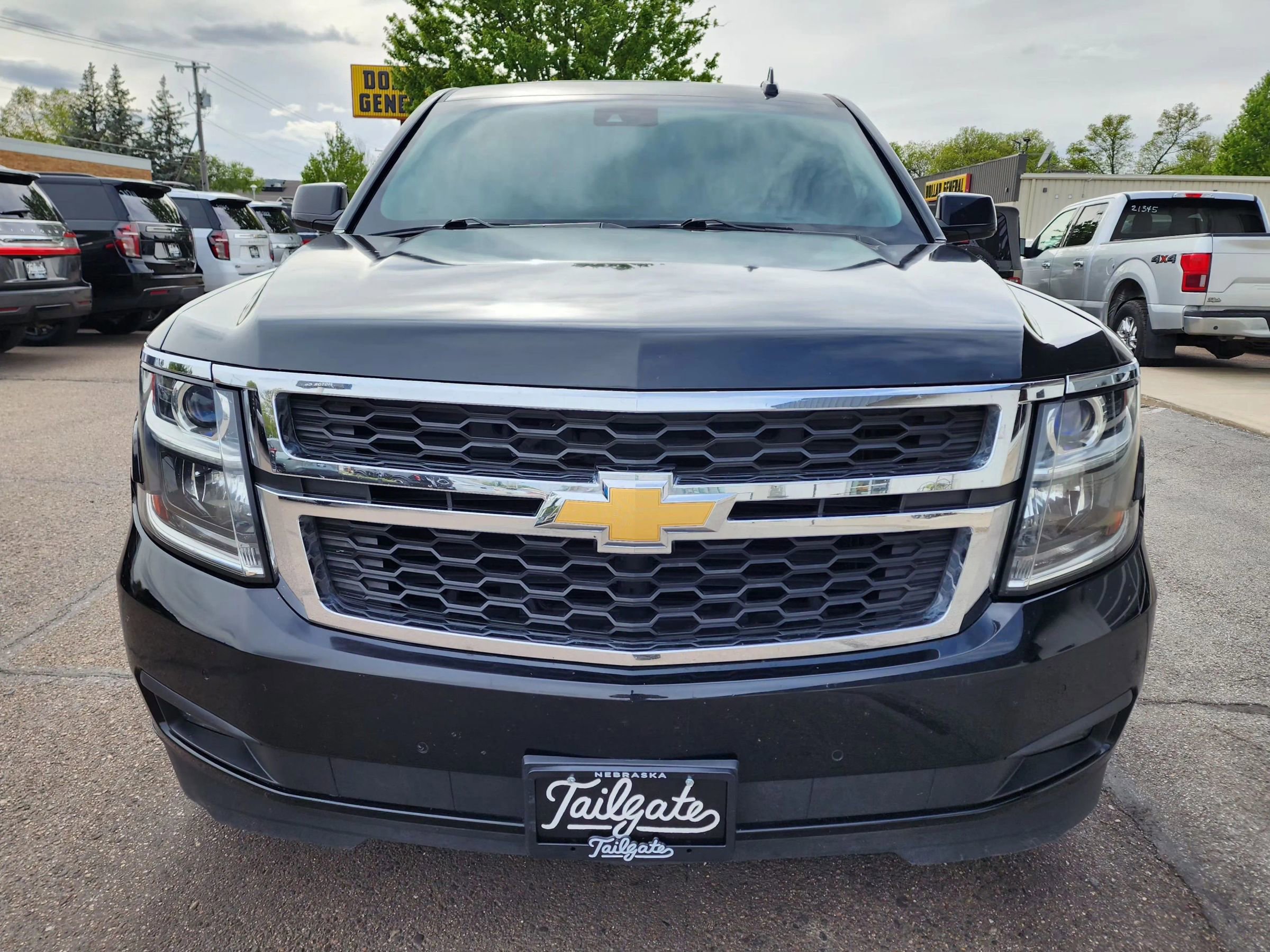 Used 2017 Chevrolet Suburban LT AWD/4WD image 3