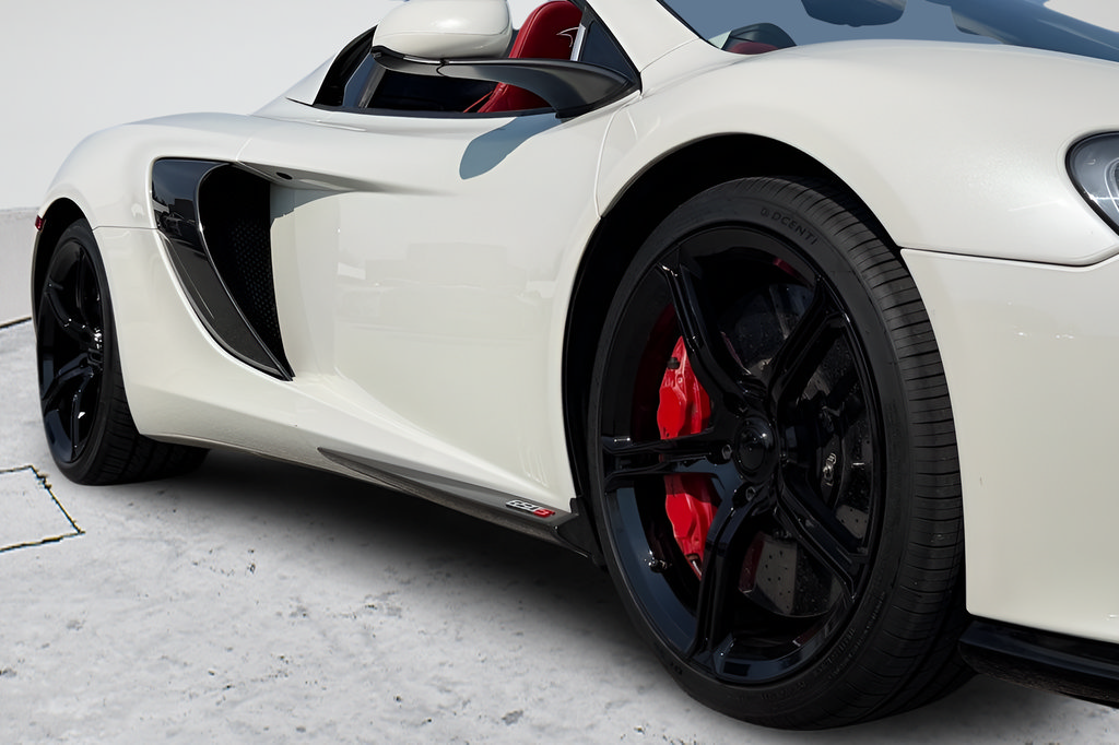 Used 2015 McLaren 650S Spider RWD image 10