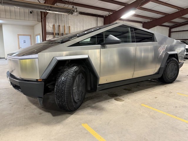 Used 2025 Tesla Cybertruck AWD Crew Cab image 4