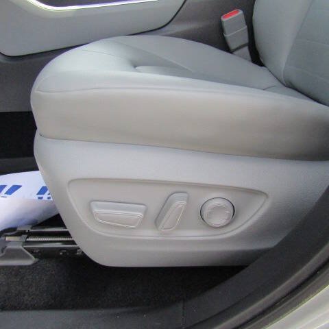 Used 2025 Toyota Highlander XLE AWD/4WD image 20
