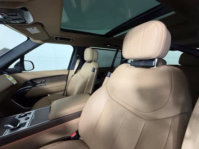 New 2027 Land Rover Range Rover Long Wheelbase SE AWD/4WD image 16