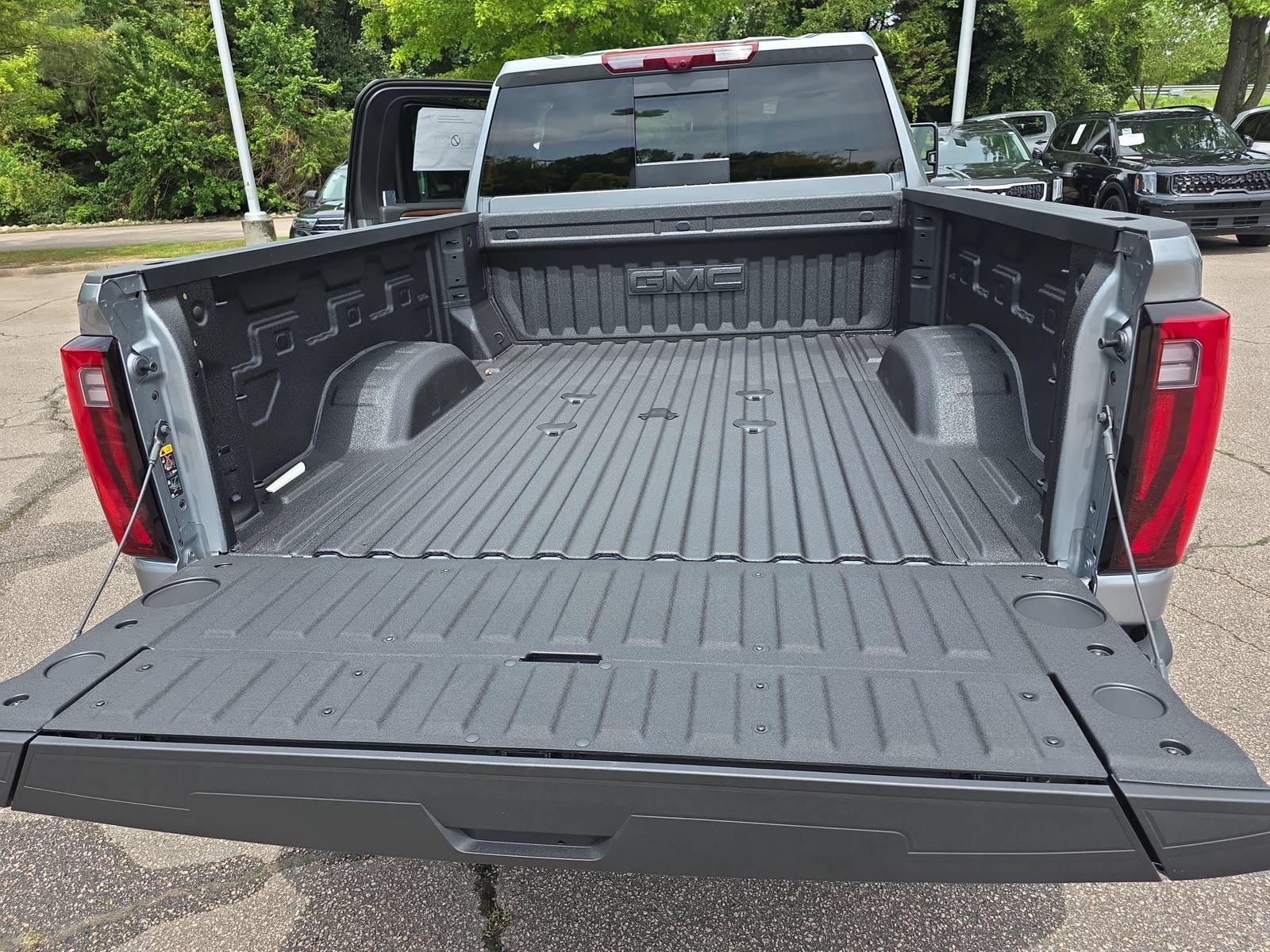New 2026 GMC Sierra 2500 Denali w/ Denali Reserve Package AWD/4WD image 12