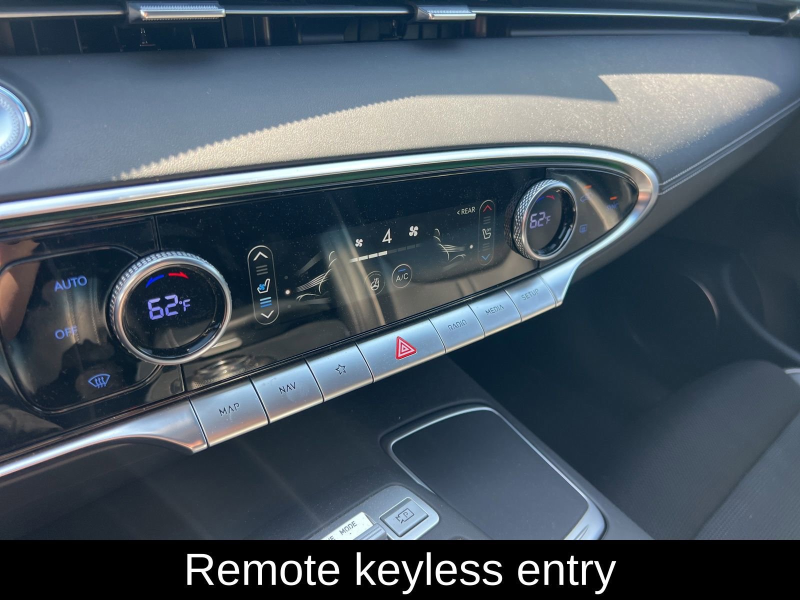 Used 2023 Genesis GV70 2.5T w/ Sport Prestige Package image 10