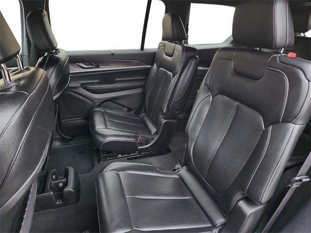 Used 2024 Jeep Grand Cherokee L Limited w/ Luxury Tech Group II image 21