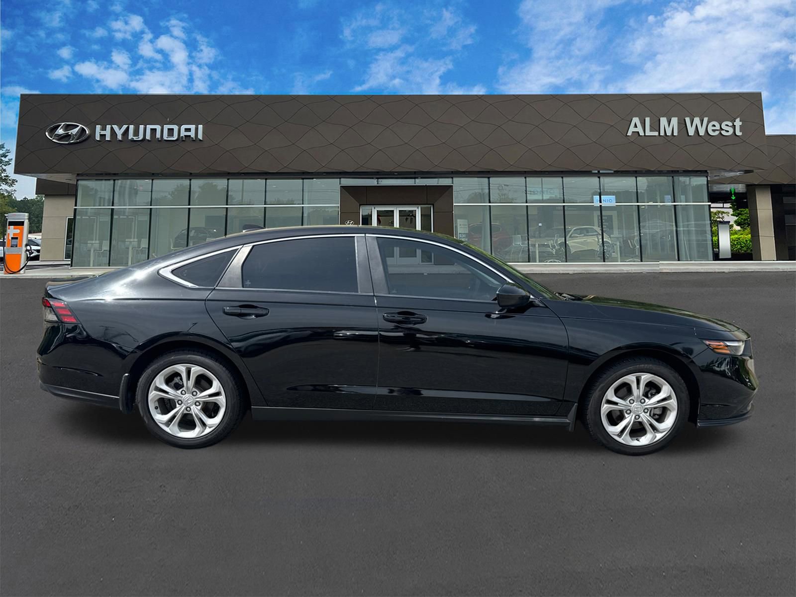 Used 2023 Honda Accord LX image 4