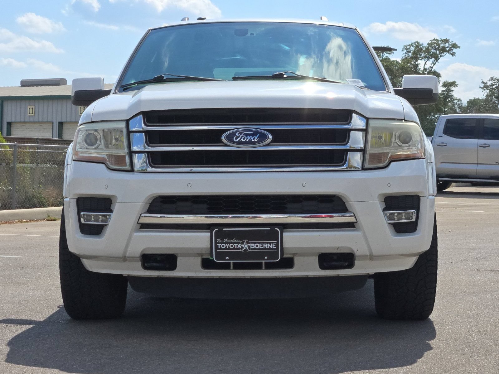 Used 2015 Ford Expedition Limited w/ Equipment Group 301A AWD/4WD image 8