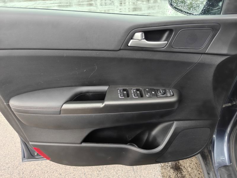 Used 2020 Kia Sportage LX w/ LX Popular Package image 14