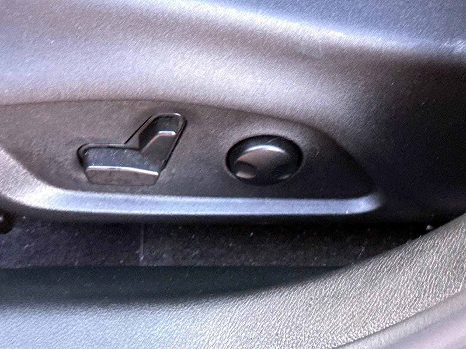 Used 2025 Jeep Compass Limited image 12