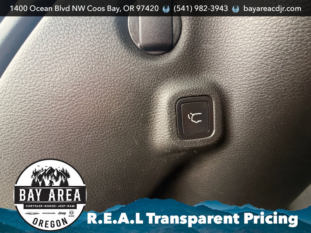 Used 2024 Jeep Compass Trailhawk w/ Trailhawk Elite Group AWD/4WD image 27